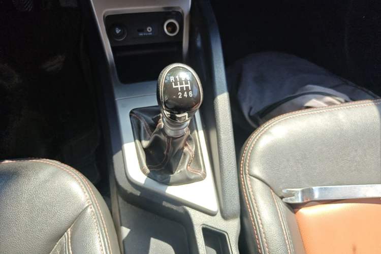 Used JAC Group Refine S3 2014 1.5L Manual Luxury Smart Model Gear Lever