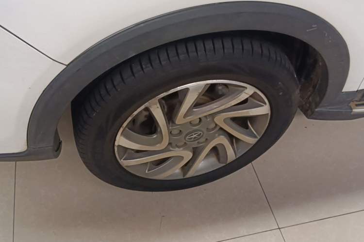 Used JAC Group Refine S3 2014 1.5L Manual Luxury Smart Model Left Front Wheel Hub