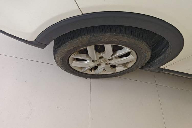 Used JAC Group Refine S3 2014 1.5L Manual Luxury Smart Model Left Front Wheel Hub