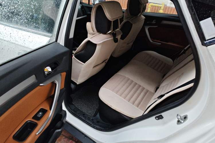 Used JAC Group Refine S3 2014 1.5L CVT Luxury Smart Model Left Rear Seat
