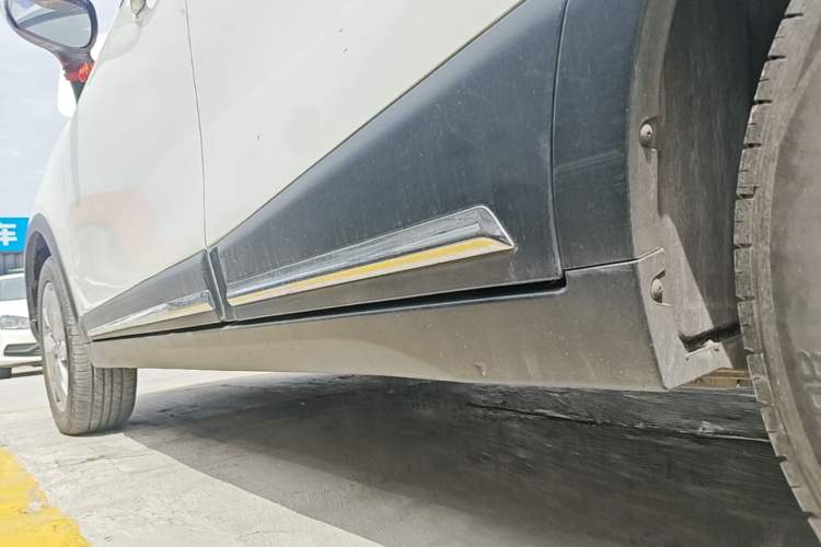 Used JAC Group Refine S3 2014 1.5L CVT Luxury Smart Model Left Side Sill