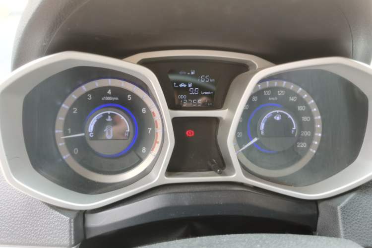 Used JAC Group Refine S3 2014 1.5L Manual Luxury Smart Model Odometer Close Up