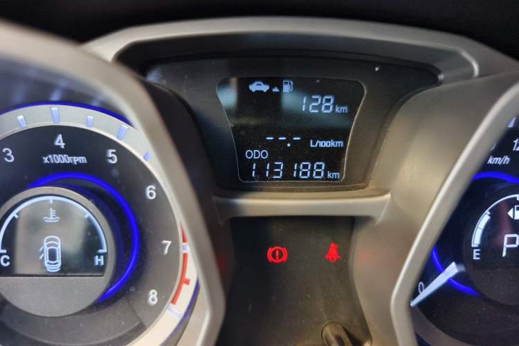 Used JAC Group Refine S3 2014 1.5L CVT Luxury Version Odometer Close Up