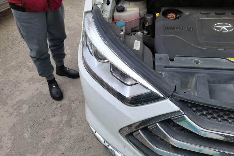 Used JAC Group Refine S3 2014 1.5L Manual Luxury Model Right Front Headlight