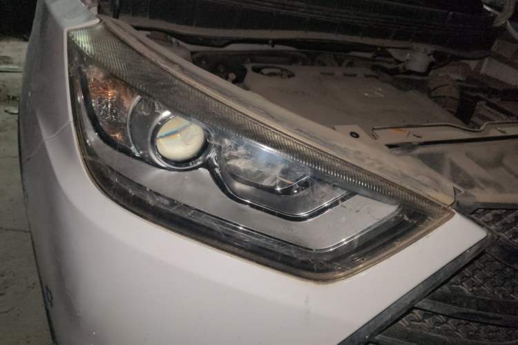 Used JAC Group Refine S3 2014 1.5L Manual Luxury Smart Model Right Front Headlight