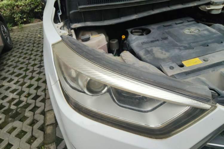 Used JAC Group Refine S3 2014 1.5L Manual Luxury Model Right Front Headlight