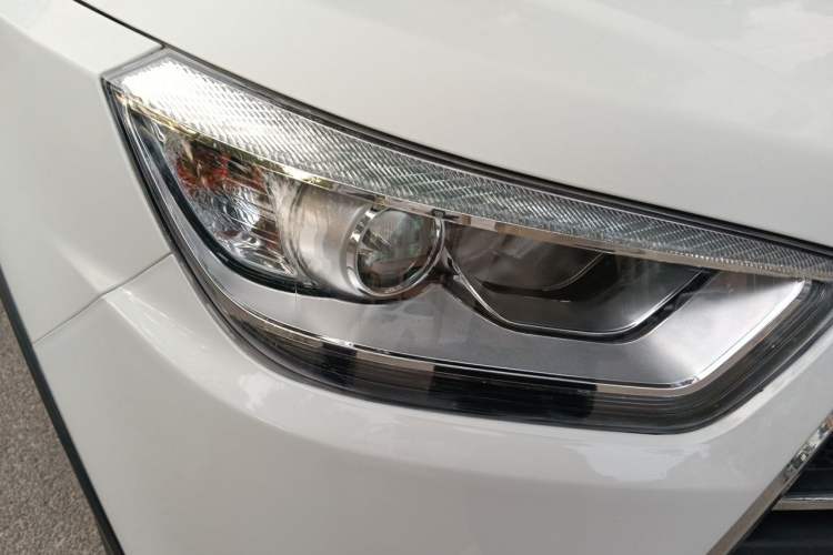 Used JAC Group Refine S3 2014 1.5L CVT Luxury Smart Model Right Front Headlight