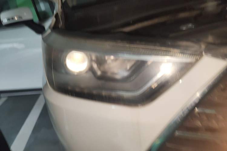 Used JAC Group Refine S3 2014 1.5L Manual Luxury Model Right Front Headlight