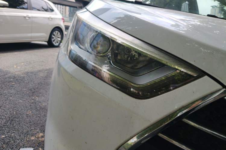 Used JAC Group Refine S3 2014 1.5L CVT Luxury Smart Model Right Front Headlight