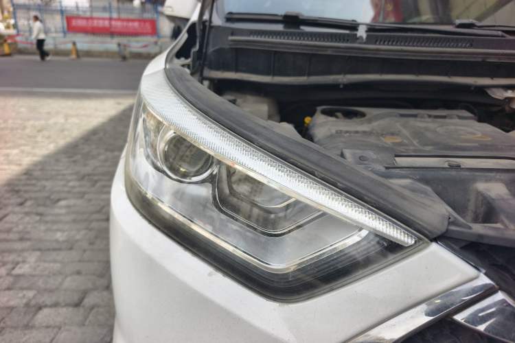 Used JAC Group Refine S3 2014 1.5L Manual Luxury Smart Model Right Front Headlight