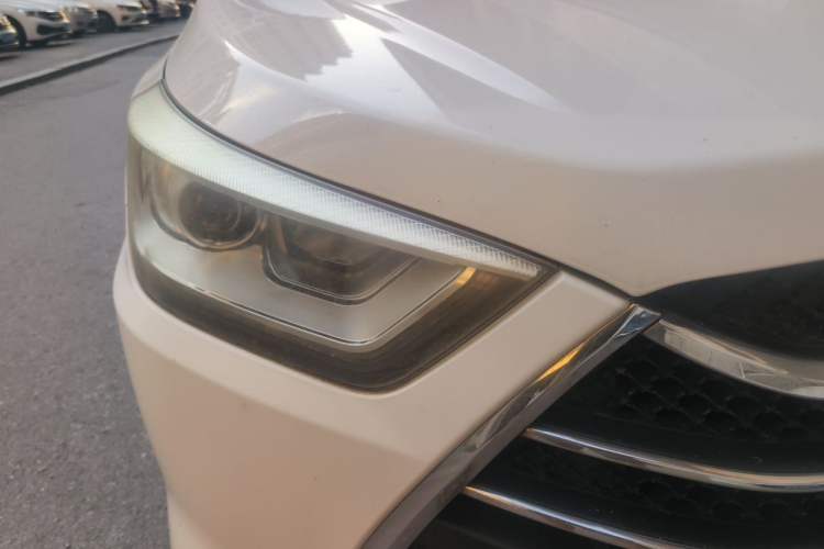Used JAC Group Refine S3 2014 1.5L Manual Luxury Smart Model Right Front Headlight
