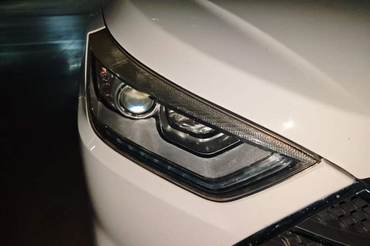 Used JAC Group Refine S3 2014 1.5L Manual Luxury Smart Model Right Front Headlight