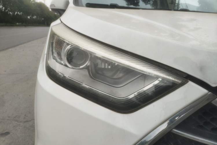 Used JAC Group Refine S3 2014 1.5L Manual Luxury Smart Model Right Front Headlight