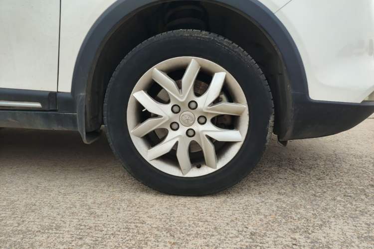 Used JAC Group Refine S3 2014 1.5L Manual Luxury Smart Model Right Front Wheel Hub
