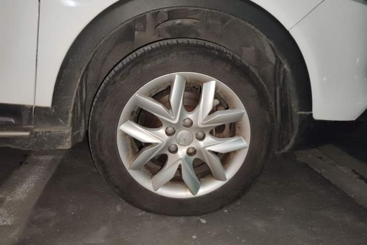 Used JAC Group Refine S3 2014 1.5L Manual Luxury Smart Model Right Front Wheel Hub