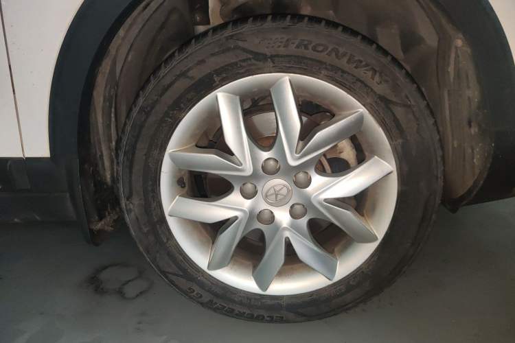 Used JAC Group Refine S3 2014 1.5L Manual Luxury Model Right Front Wheel Hub