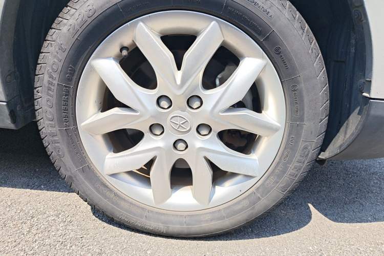 Used JAC Group Refine S3 2014 1.5L CVT Luxury Smart Model Right Front Wheel Hub