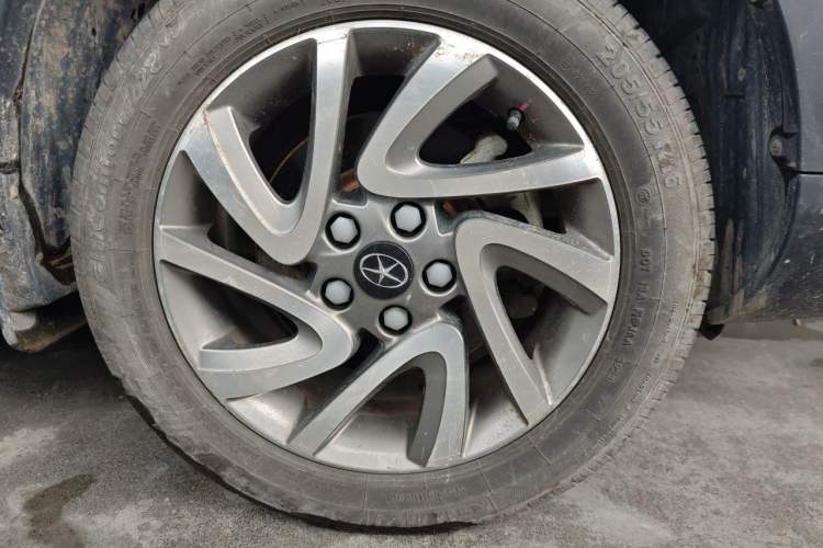 Used JAC Group Refine S3 2014 1.5L Manual Luxury Model Right Front Wheel Hub