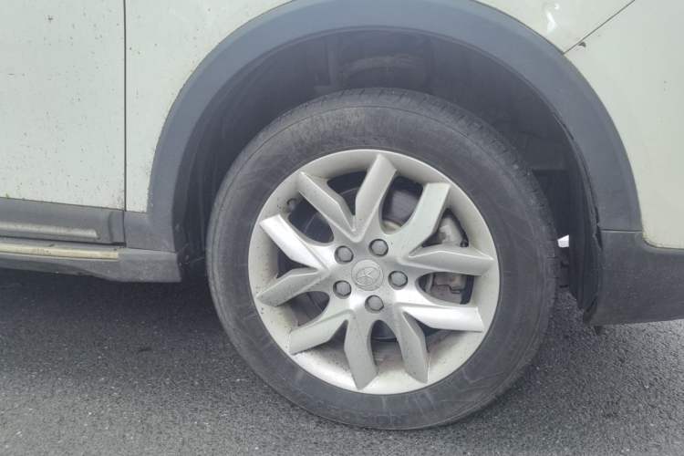 Used JAC Group Refine S3 2014 1.5L Manual Luxury Smart Model Right Front Wheel Hub