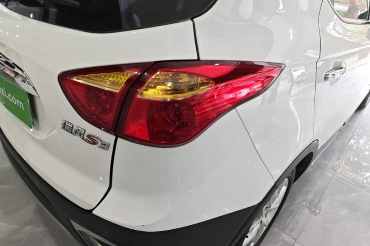 Used JAC Group Refine S3 2014 1.5L CVT Luxury Version Right Rear Taillight