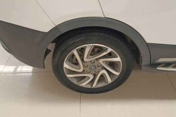 Used JAC Group Refine S3 2014 1.5L Manual Luxury Smart Model Right Rear Wheel Hub