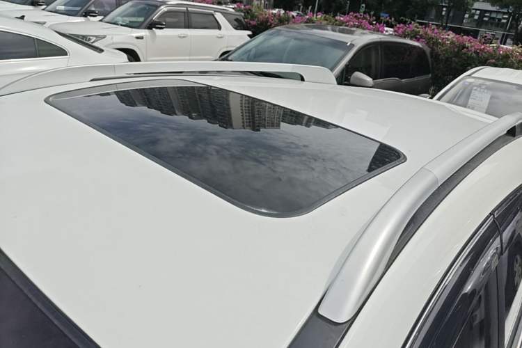 Used JAC Group Refine S3 2014 1.5L CVT Luxury Smart Model Roof
