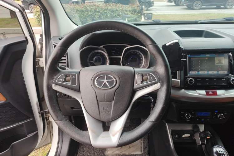 Used JAC Group Refine S3 2014 1.5L Manual Luxury Smart Model Steering Wheel