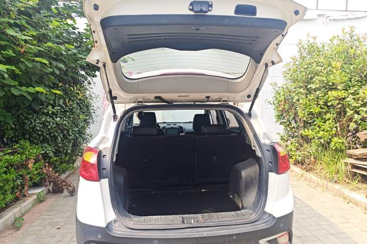 Used JAC Group Refine S3 2014 1.5L CVT Luxury Smart Model Trunk