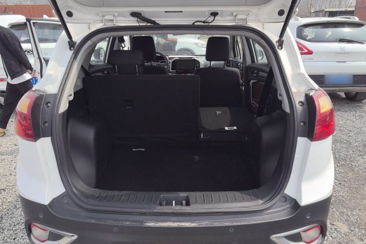 Used JAC Group Refine S3 2014 1.5L Manual Luxury Model Trunk
