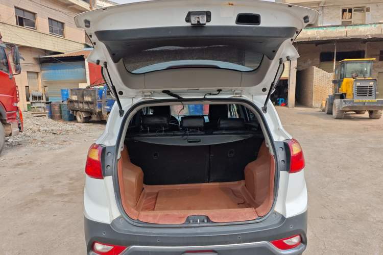 Used JAC Group Refine S3 2014 1.5L CVT Luxury Smart Model Trunk