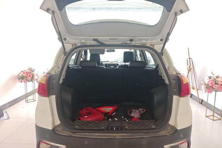 Used JAC Group Refine S3 2014 1.5L Manual Luxury Smart Model Trunk