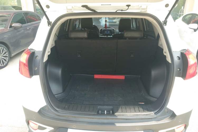 Used JAC Group Refine S3 2014 1.5L CVT Luxury Smart Model Trunk