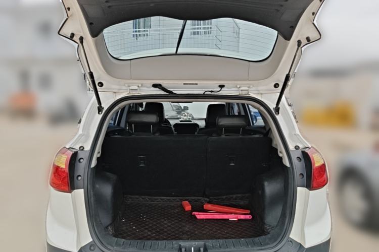Used JAC Group Refine S3 2014 1.5L Manual Luxury Smart Model Trunk