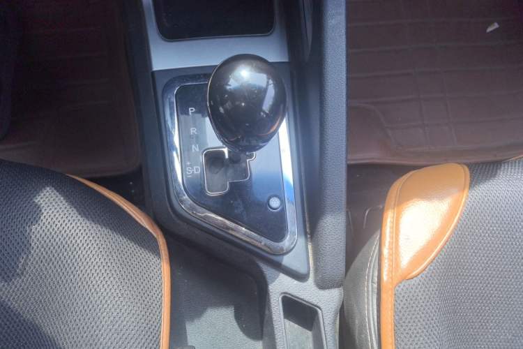 Used JAC Group Refine S3 2014 1.5L CVT Luxury Smart Model Gear Lever
