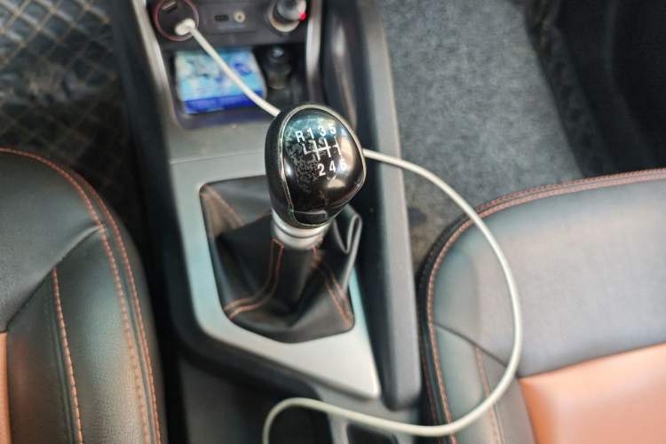 Used JAC Group Refine S3 2015 1.5L Manual Luxury Smart Deluxe Edition Gear Lever