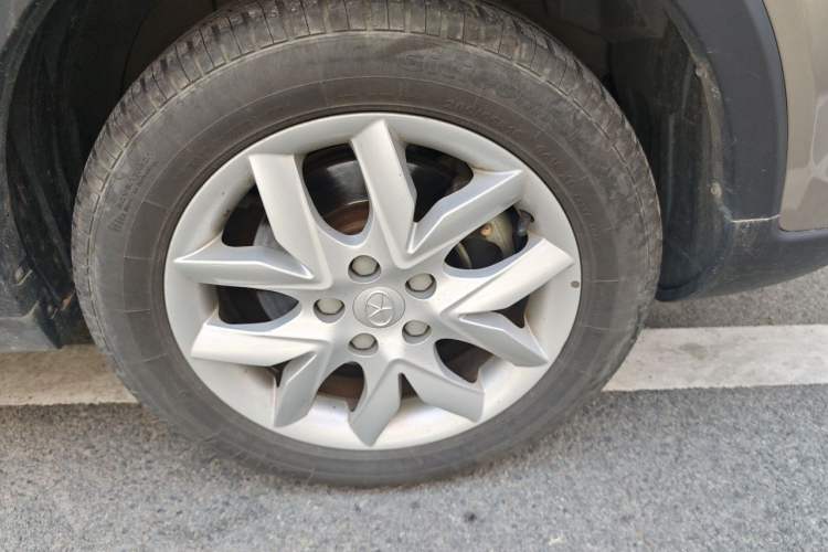 Used JAC Group Refine S3 2015 1.5L Manual Luxury Smart Deluxe Edition Right Front Wheel Hub
