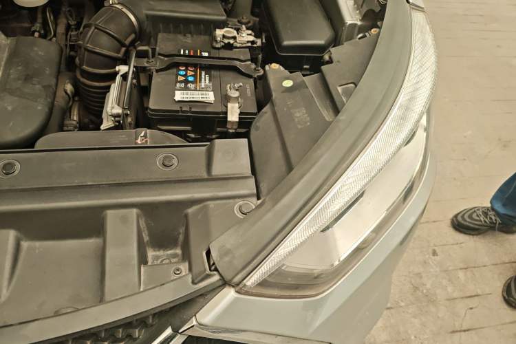 Used JAC Group Refine S3 2015 1.5L Manual Luxury Smart Deluxe Edition Engine Bay Left