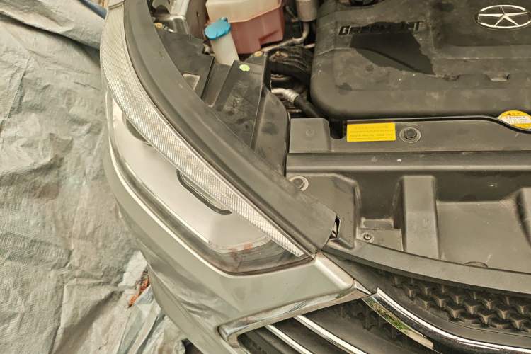 Used JAC Group Refine S3 2015 1.5L Manual Luxury Smart Deluxe Edition Engine Bay Right