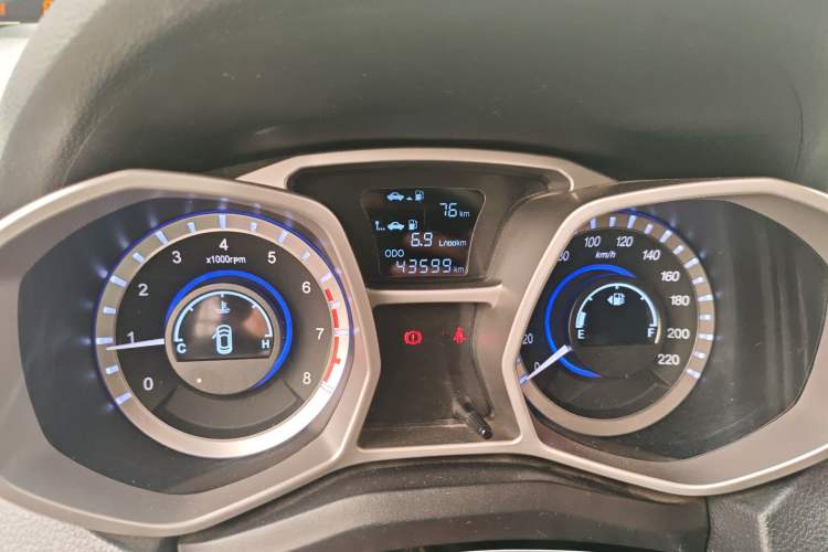 Used JAC Group Refine S3 2015 1.5L Manual Luxury Smart Deluxe Edition Odometer Close Up