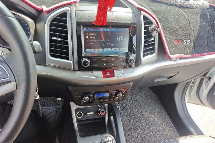 Used JAC Group Refine S3 2015 1.5L Manual Luxury Smart Deluxe Edition Audio And AC Panel