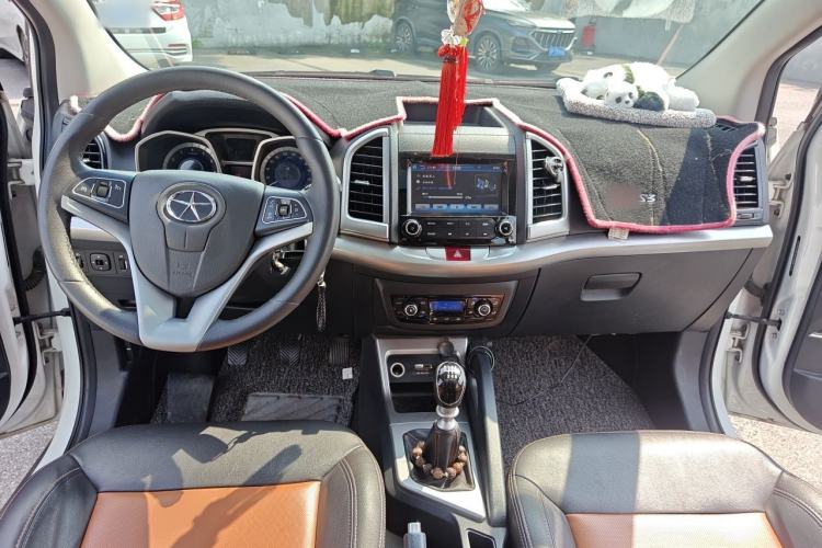 Used JAC Group Refine S3 2015 1.5L Manual Luxury Smart Deluxe Edition Center Console