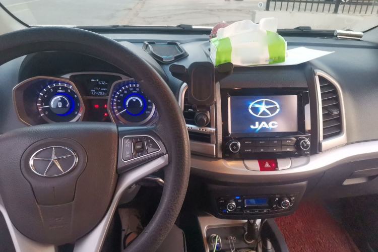 Used JAC Group Refine S3 2015 1.5L Manual Luxury Smart Deluxe Edition Center Console