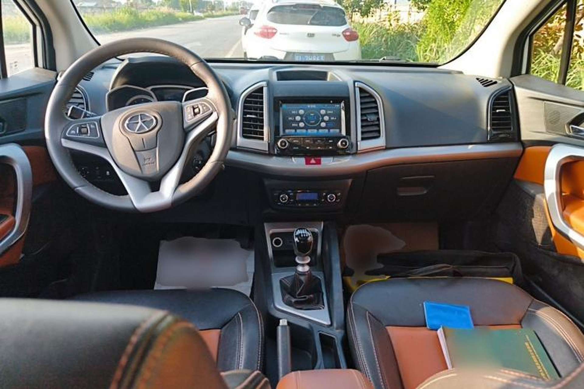 Used JAC Group Refine S3 2015 1.5L Manual Luxury Smart Deluxe Edition Center Console