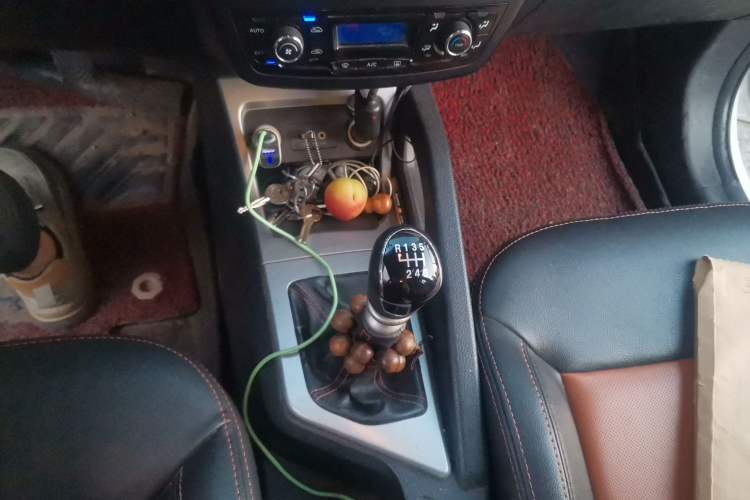 Used JAC Group Refine S3 2015 1.5L Manual Luxury Smart Deluxe Edition Gear Lever