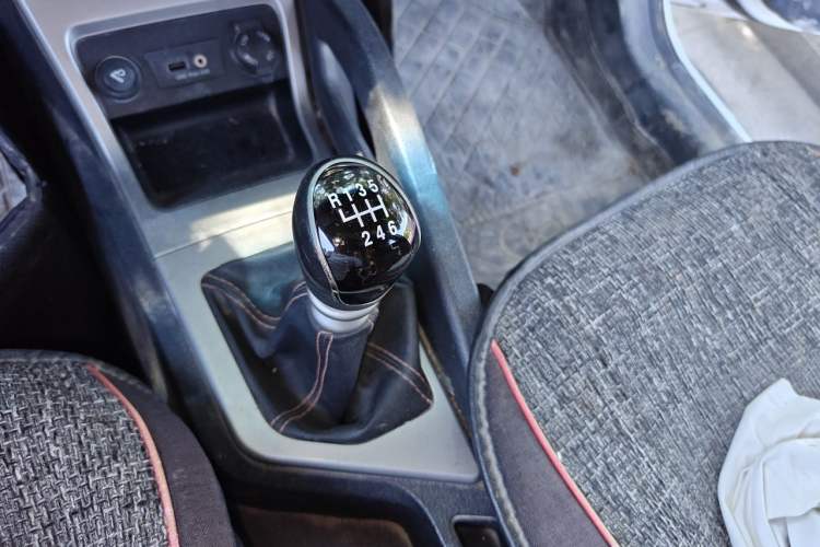 Used JAC Group Refine S3 2015 1.5L Manual Luxury Smart Deluxe Edition Gear Lever