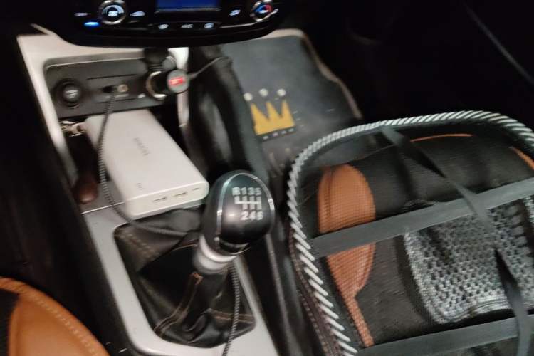 Used JAC Group Refine S3 2015 1.5L Manual Luxury Smart Deluxe Edition Gear Lever