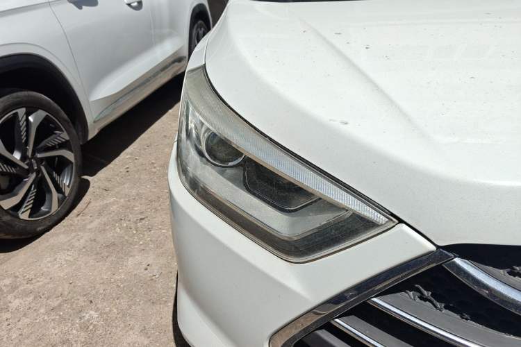 Used JAC Group Refine S3 2015 1.5L Manual Luxury Smart Deluxe Edition Right Front Headlight