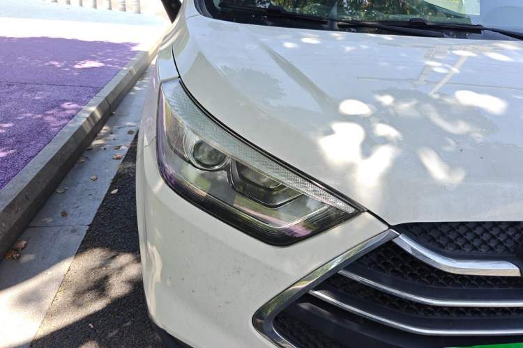 Used JAC Group Refine S3 2015 1.5L Manual Luxury Smart Deluxe Edition Right Front Headlight