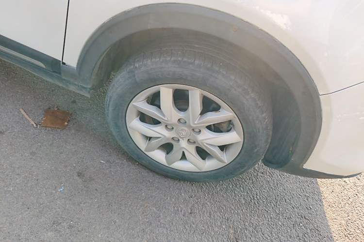 Used JAC Group Refine S3 2015 1.5L Manual Luxury Smart Deluxe Edition Right Front Wheel Hub