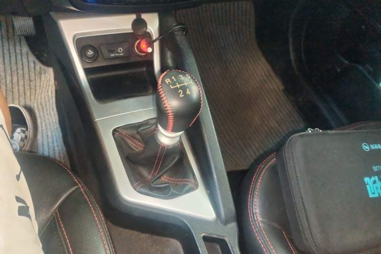 Used JAC Group Refine S3 2016 1.5L Manual Luxury Smart Version Gear Lever